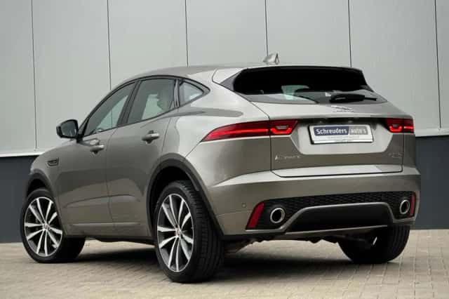 Jaguar E-Pace (2018) thumbnail 3