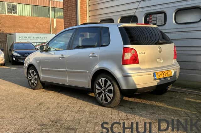 Volkswagen Polo (2004) thumbnail 4