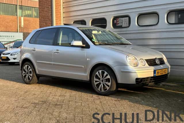 Volkswagen Polo (2004) thumbnail 5