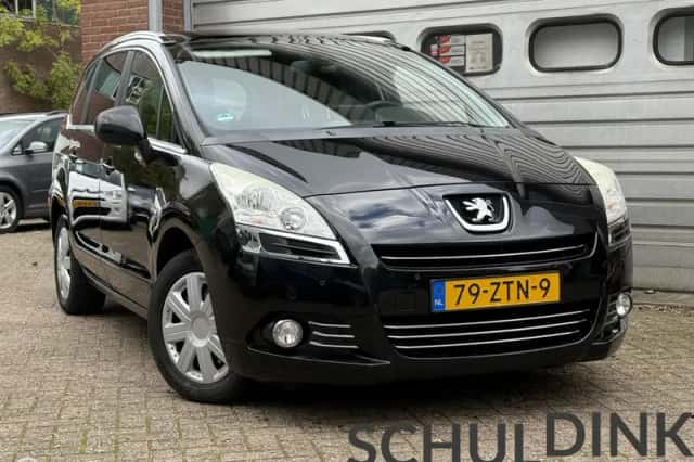Peugeot 5008 (2013) thumbnail 1