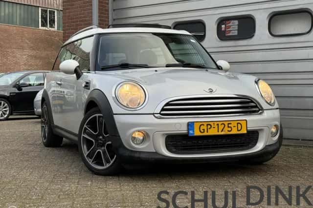 MINI Clubman (2011) thumbnail 1