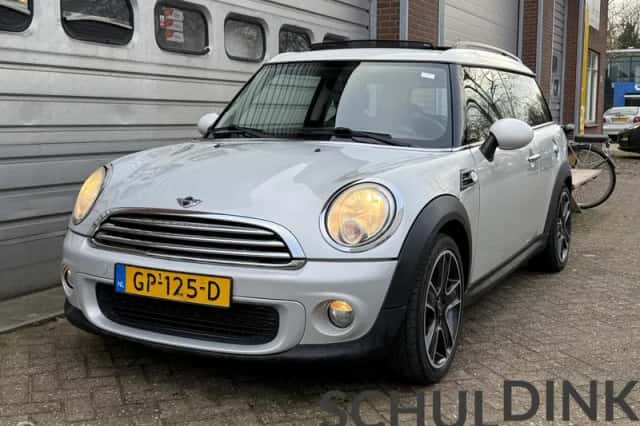 MINI Clubman (2011) thumbnail 2
