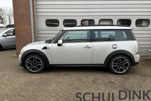MINI Clubman (2011) thumbnail 3