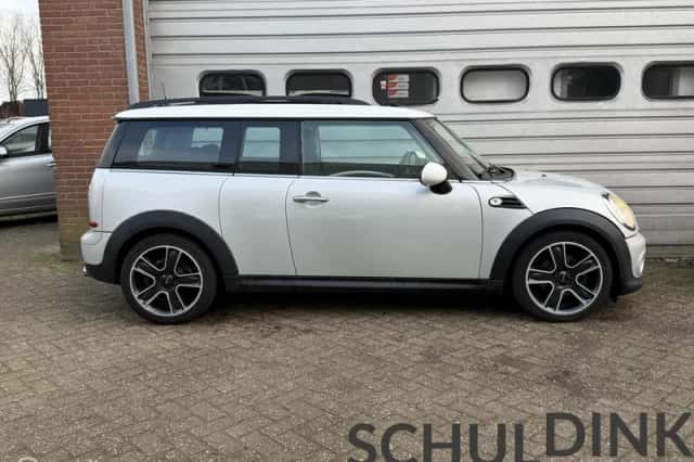 MINI Clubman (2011) thumbnail 6
