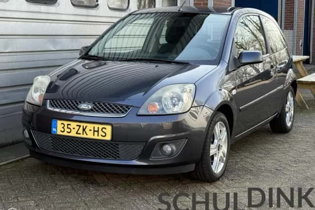 Ford Fiesta (2008) thumbnail 2