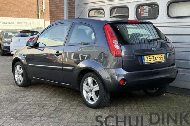 Ford Fiesta (2008) thumbnail 4