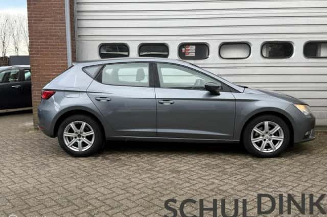 SEAT Leon (2013) thumbnail 6