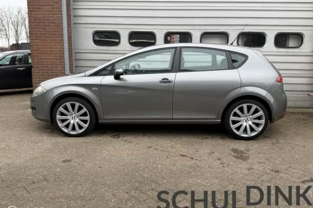SEAT Leon (2009) thumbnail 3