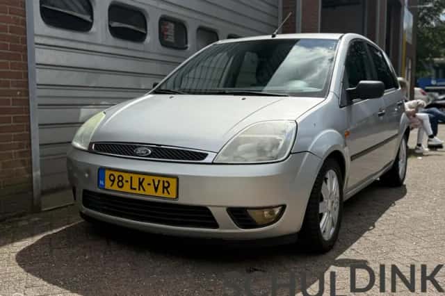 Ford Fiesta (2003) thumbnail 2