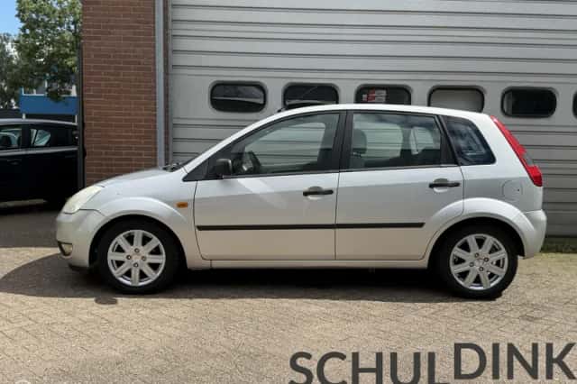 Ford Fiesta (2003) thumbnail 3