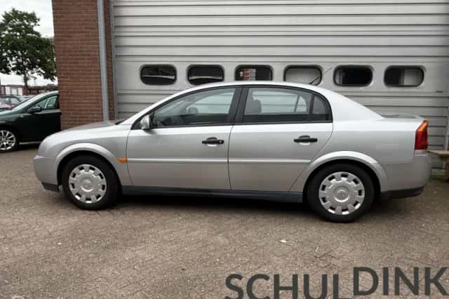 Opel Vectra (2004) thumbnail 3