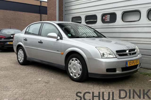 Opel Vectra (2004) thumbnail 5