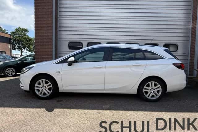 Opel Astra (2019) thumbnail 3