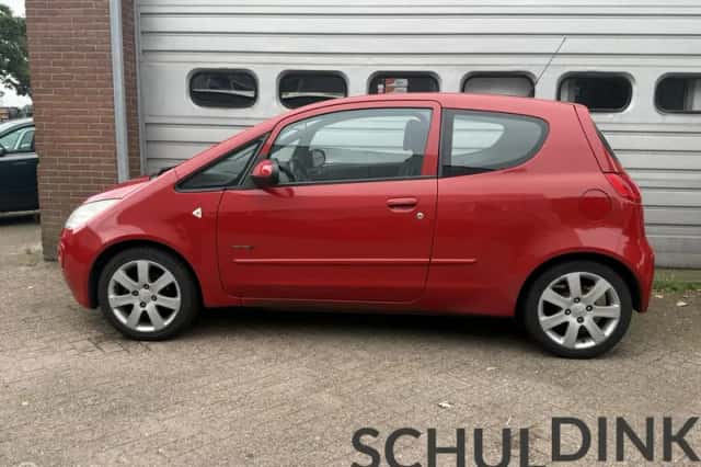 Mitsubishi Colt (2006) thumbnail 3
