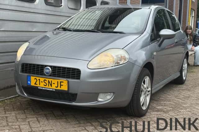 Fiat Punto (2006) thumbnail 2