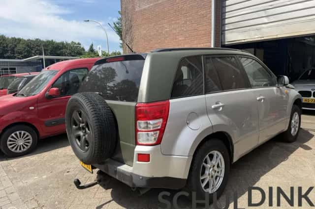 Suzuki Grand Vitara (2008) thumbnail 3