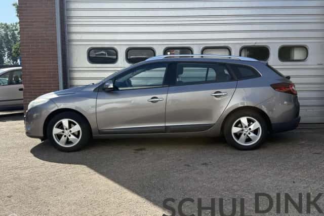 Renault Mégane (2010) thumbnail 3