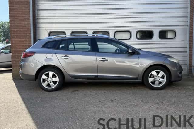 Renault Mégane (2010) thumbnail 6