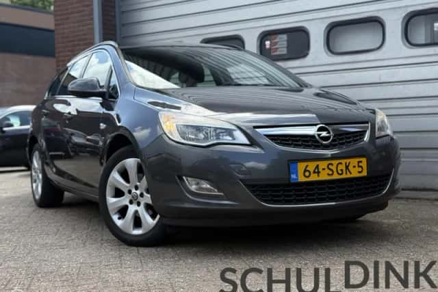 Opel Astra (2011) thumbnail 1