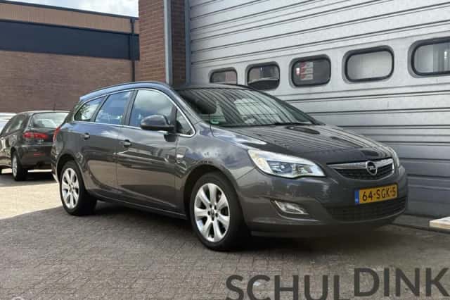 Opel Astra (2011) thumbnail 5
