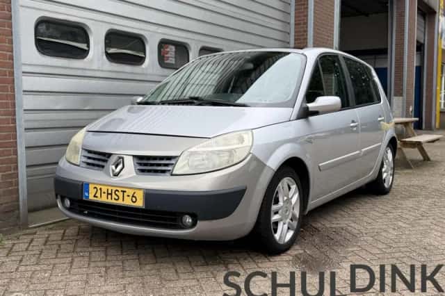 Renault Scénic (2009) thumbnail 2