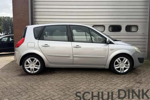 Renault Scénic (2009) thumbnail 6