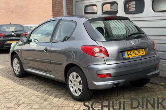 Peugeot 206 (2011) thumbnail 4