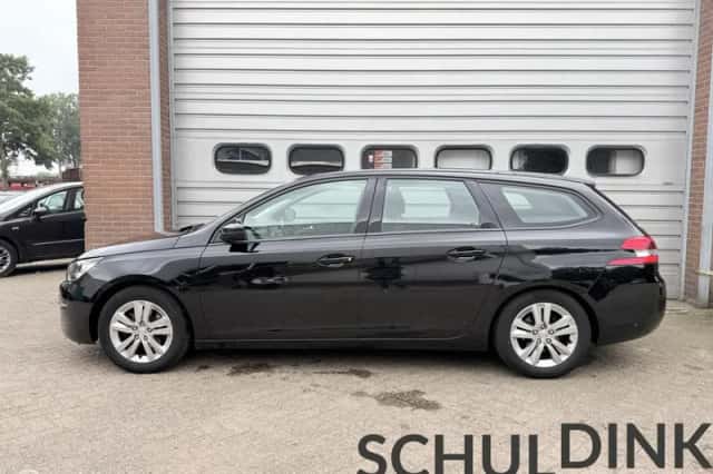 Peugeot 308 (2016) thumbnail 3