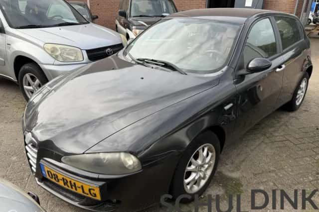 Alfa Romeo 147 (2005) thumbnail 1