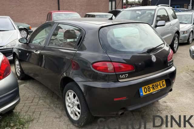 Alfa Romeo 147 (2005) thumbnail 4