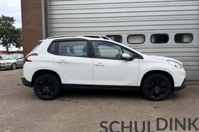 Peugeot 2008 (2016) thumbnail 6