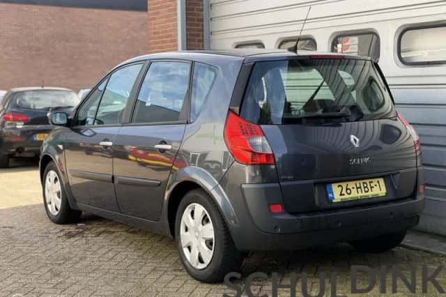 Renault Scénic (2008) thumbnail 4