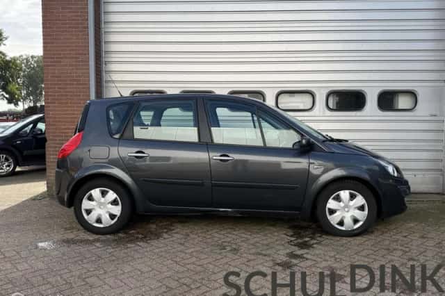 Renault Scénic (2008) thumbnail 6