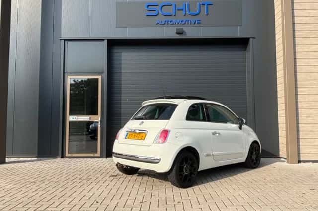 Fiat 500 (2010) thumbnail 2