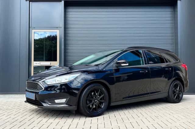 Ford Focus (2018) thumbnail 1