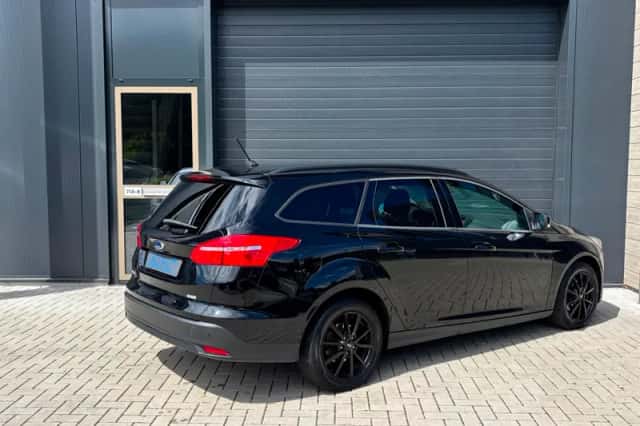 Ford Focus (2018) thumbnail 2