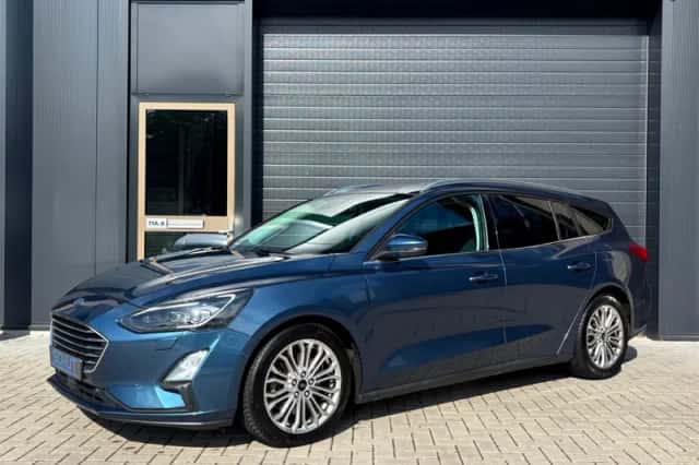 Ford Focus (2019) thumbnail 1