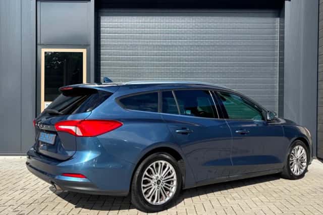 Ford Focus (2019) thumbnail 2