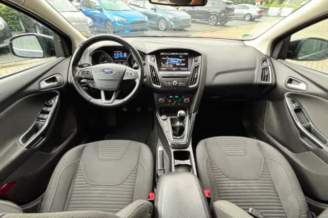 Ford Focus (2016) thumbnail 3