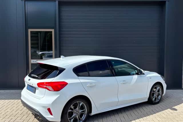 Ford Focus (2019) thumbnail 2