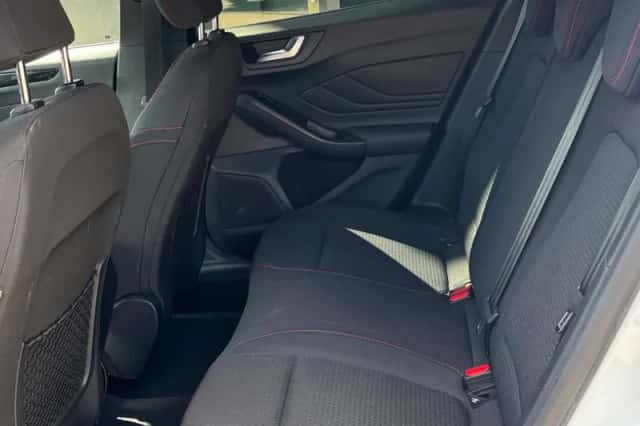 Ford Focus (2019) thumbnail 4