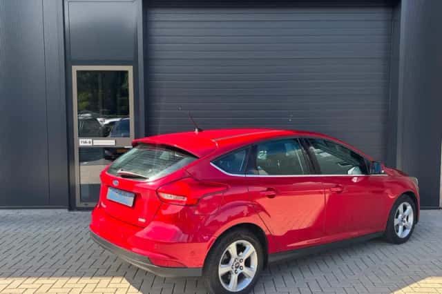 Ford Focus (2017) thumbnail 2