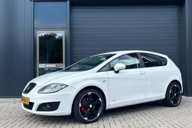 SEAT Leon (2012) thumbnail 1