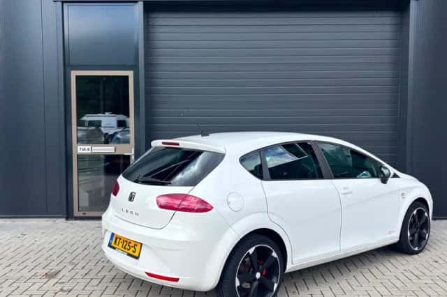 SEAT Leon (2012) thumbnail 2