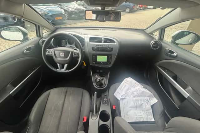 SEAT Leon (2012) thumbnail 3