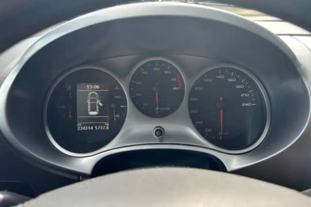 SEAT Leon (2012) thumbnail 6
