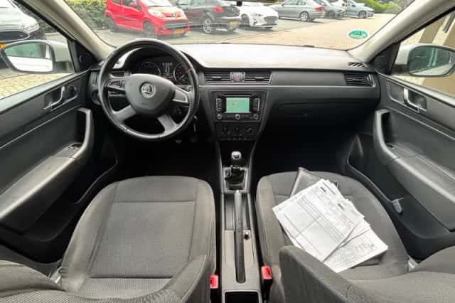 Škoda Rapid (2013) thumbnail 3
