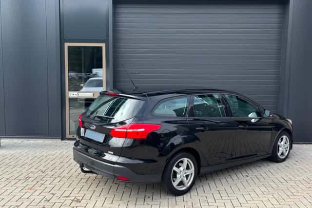 Ford Focus (2016) thumbnail 2