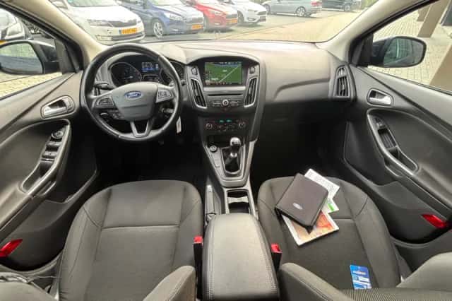 Ford Focus (2016) thumbnail 3