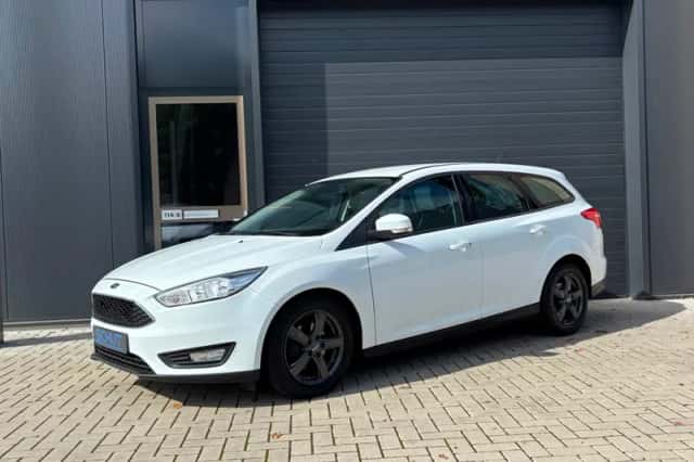 Ford Focus (2015) thumbnail 1